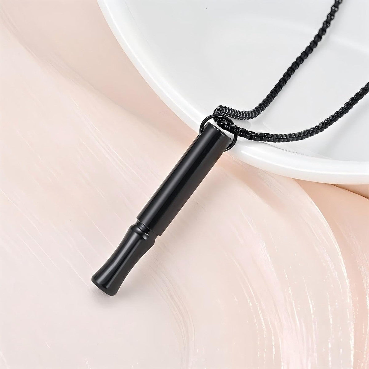Breathing necklace — black