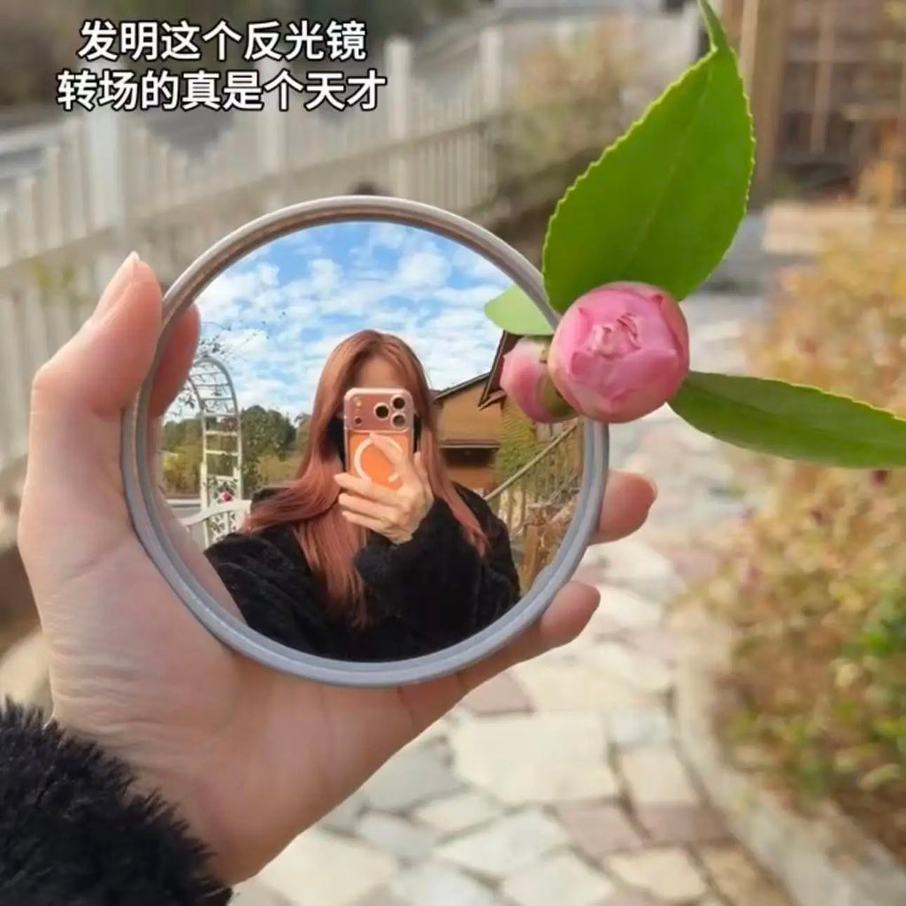 Round Handheld Selfie Mirror — owner_02.jpg